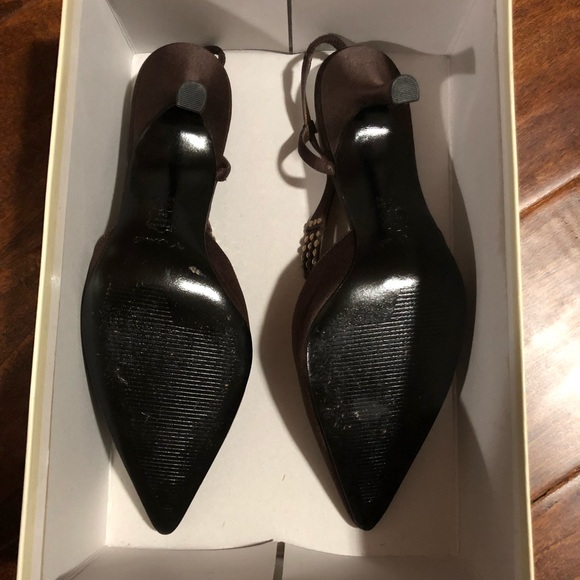 Liz Claiborne.  Size 6. Brown satin heels - Picture 6 of 7